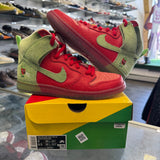 Nike Strawberry Cough SB High Dunks Size 8