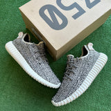 Yeezy Turtledove 350s Size 10