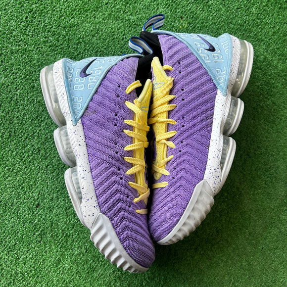 Nike Lakers Championship LeBron 18s Size 10.5