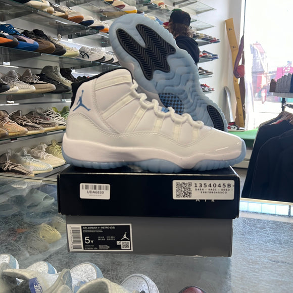 Jordan Legend Blue 11s Size 5Y