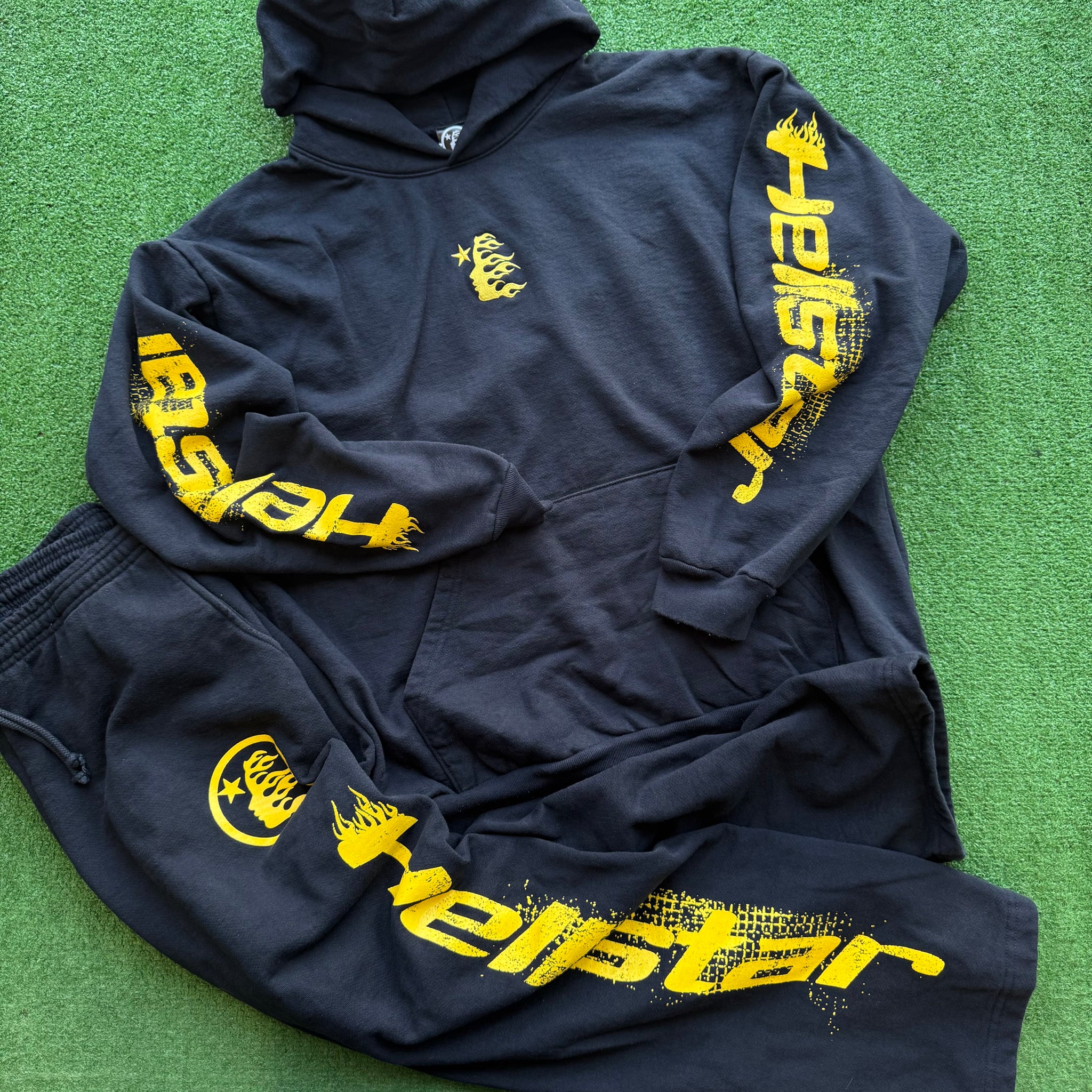 Hellstar Sweatsuit Size XL – My Cuzin Vintage