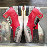 Jordan SE Fire Red 3s Size 6.5Y