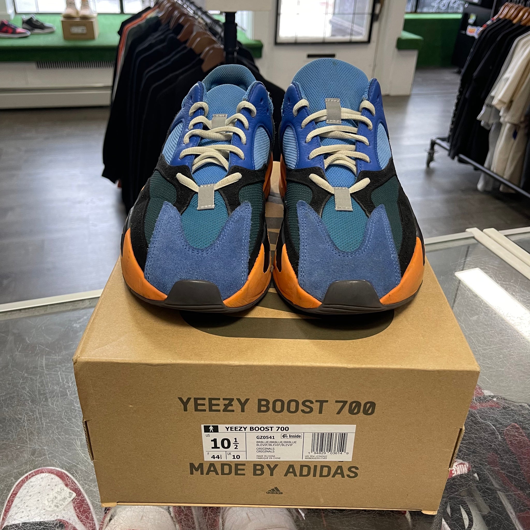 Yeezy Bright Blue 700s Size 10.5 – My Cuzin Vintage