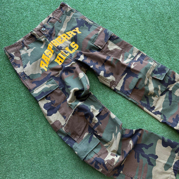 Raspberry Hills Camo Pants Size M