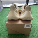 Yeezy Sand Foam RNNR Size 9