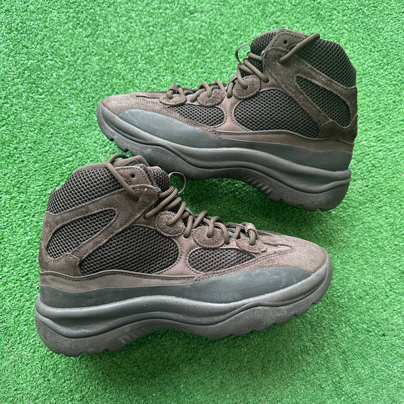 Yeezy Oil DSRT Boot Size 10.5