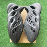 Yeezy Onyx Foam RNNR Size 8