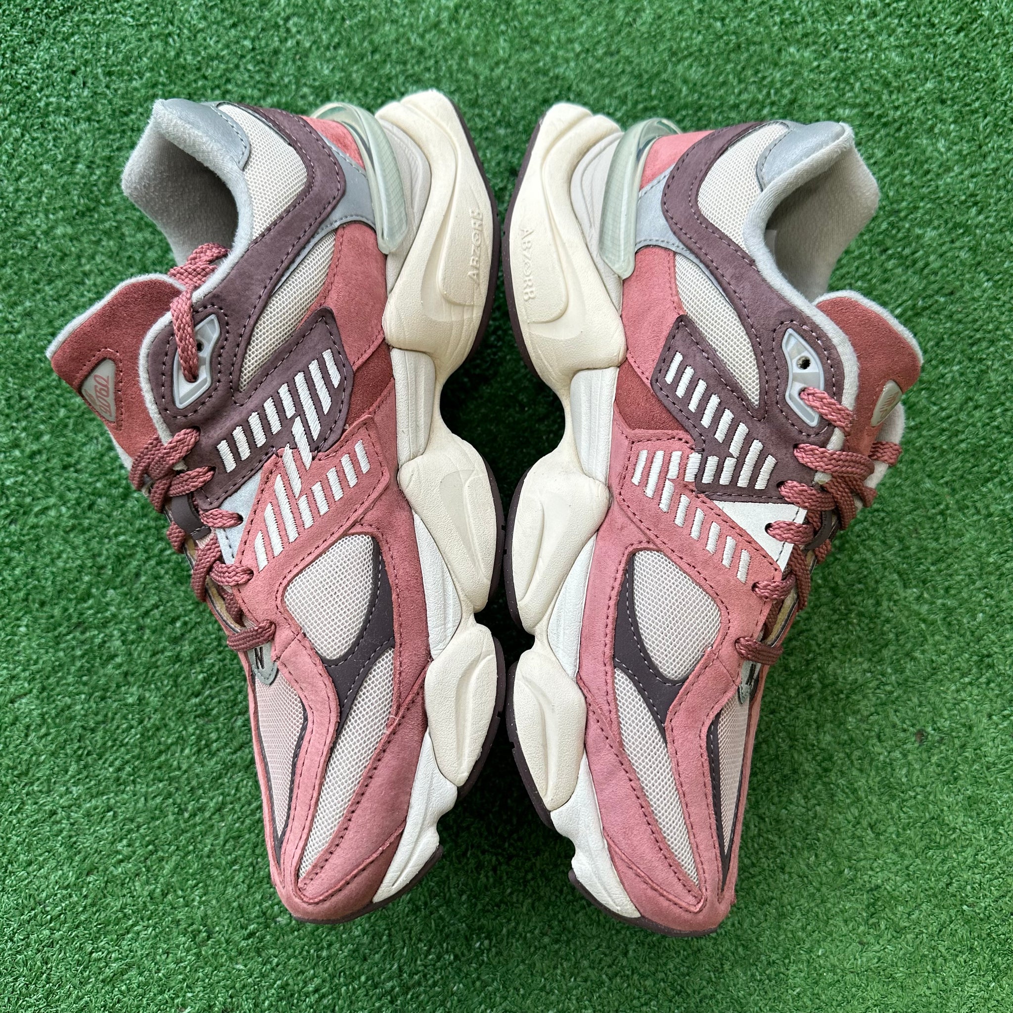 New Balance Cherry Blossom 9060s Size 9.5 – My Cuzin Vintage