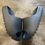Adidas Onyx Slide Size 7