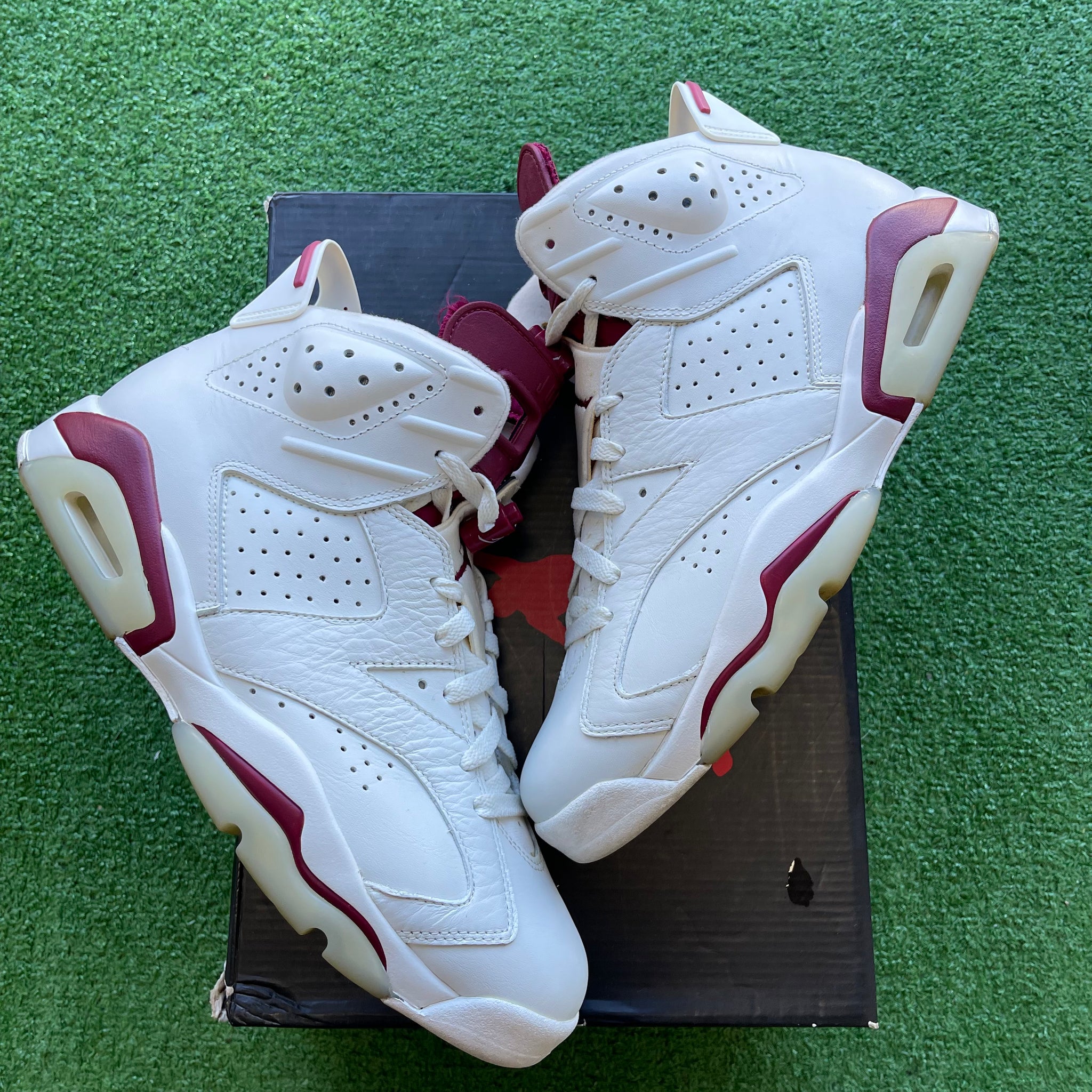 Jordan Maroon 6s Size 10 My Cuzin Vintage