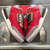 Jordan SE Fire Red 3s Size 6.5Y