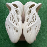Yeezy Sand Foam RNNR Size 9