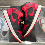 Jordan Banned Mid 1s Size 9