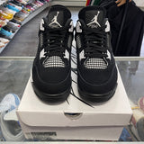 Jordan White Thunder 4s Size 10.5