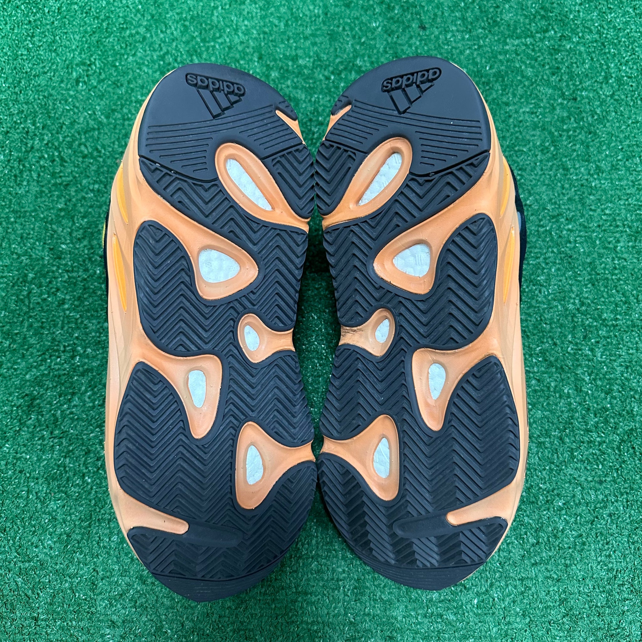 Yeezy Sun 700s Size 9 – My Cuzin Vintage