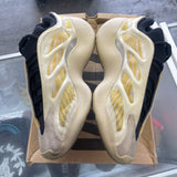 Yeezy Safflower 700 V3 Size 7