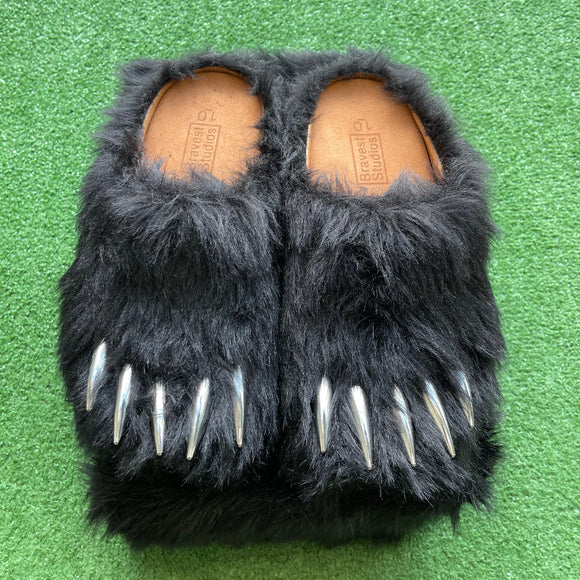 Bravest Studio Bear Claw Clogs Size 10