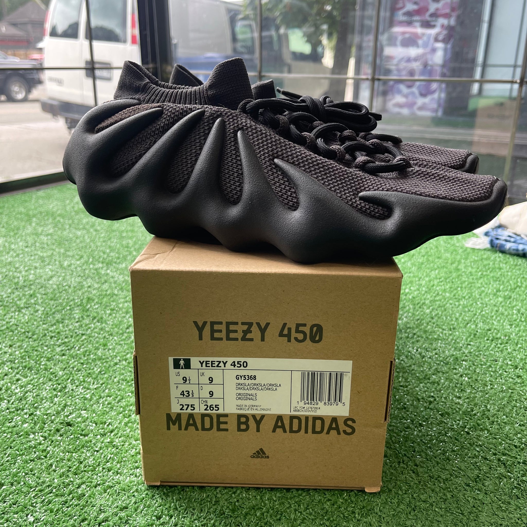 Yeezy Dark Slate 450s Size 9.5 – My Cuzin Vintage