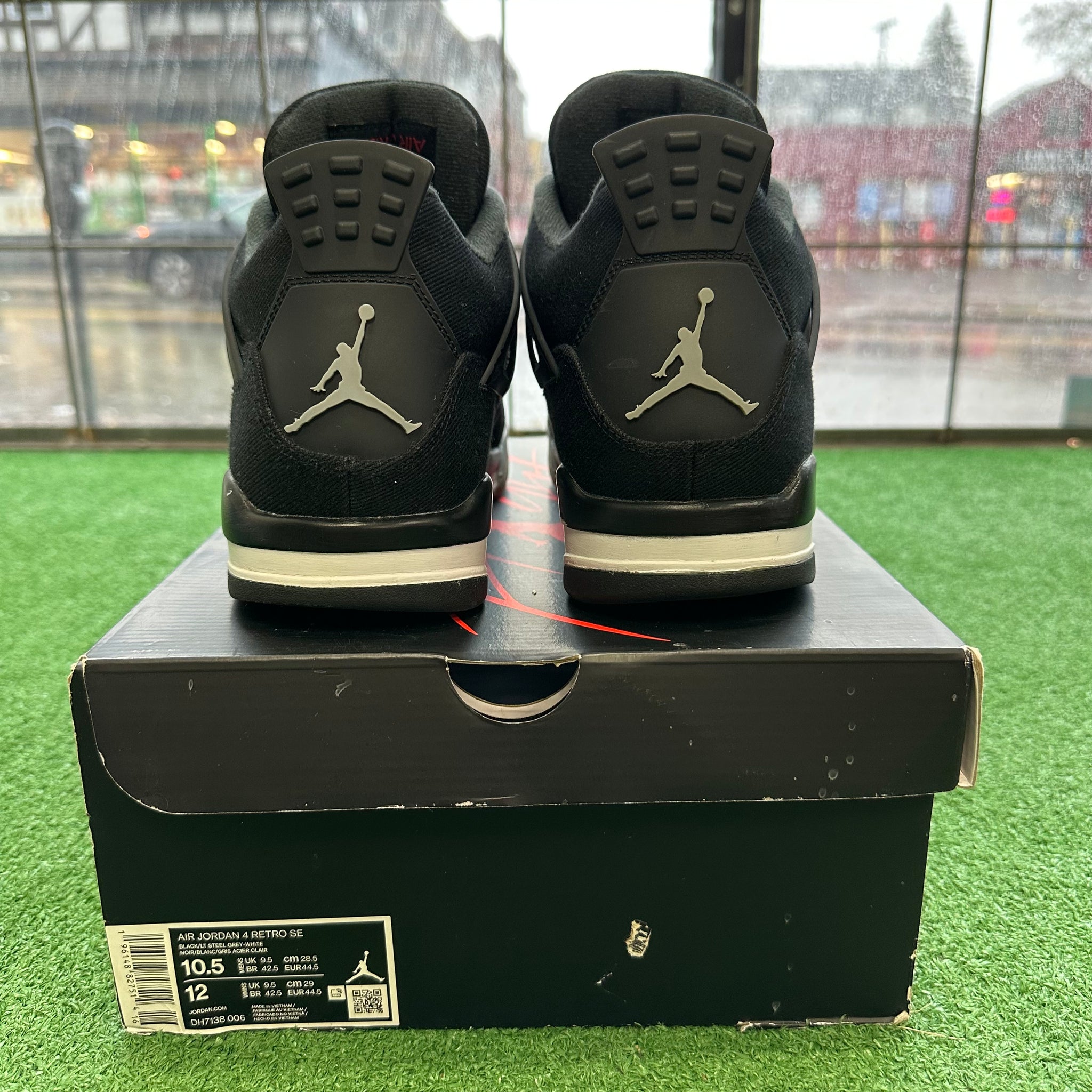 10.5 in retro 4s and 9.5 in 5s jordans Sweetkickz main image 2