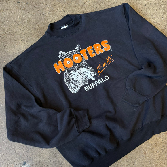 Vintage Hooters Buffalo Crewneck Size XL