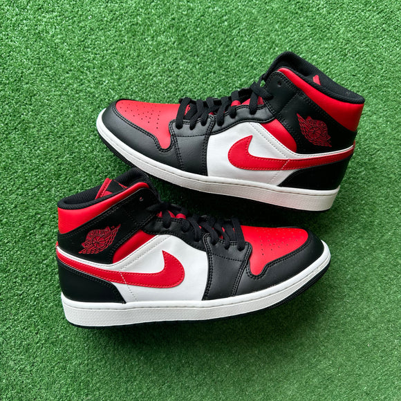 Jordan Bred Toe Mid 1s Size 10