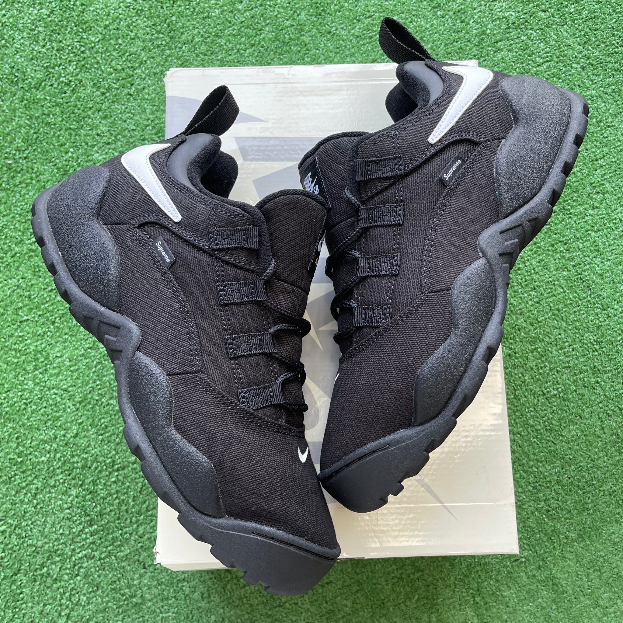 Nike Supreme Black Darwin SB Low Size 10 – My Cuzin Vintage