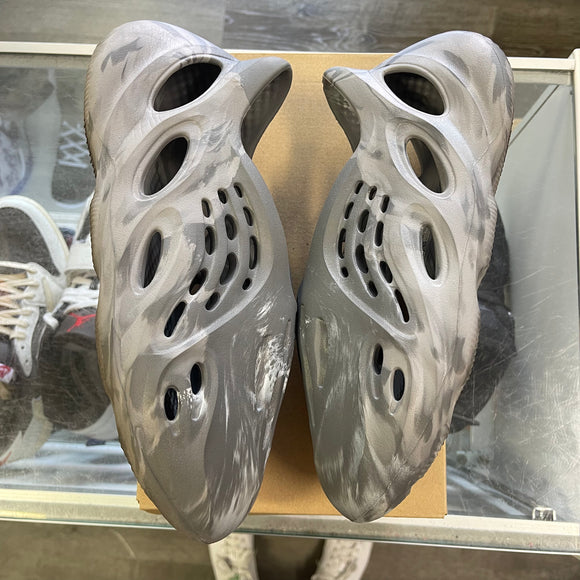 Yeezy MX Granite Foam RNNR (Mismatched Sizes) Size 9 & 8