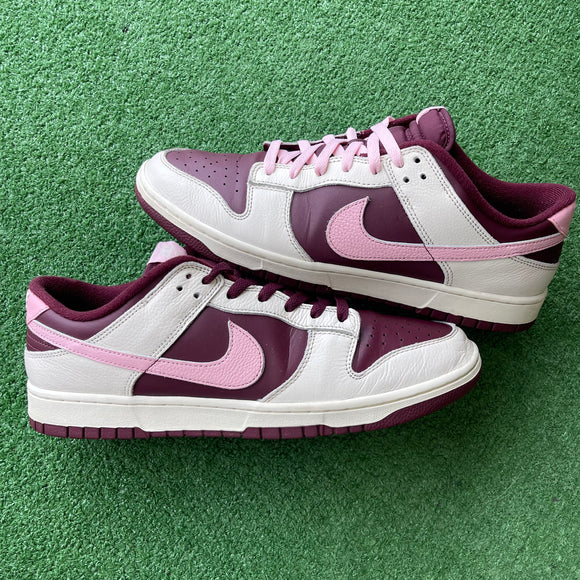 Nike Valentines Day Low Dunks Size 13