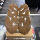 Yeezy Mauve 700s Size 8