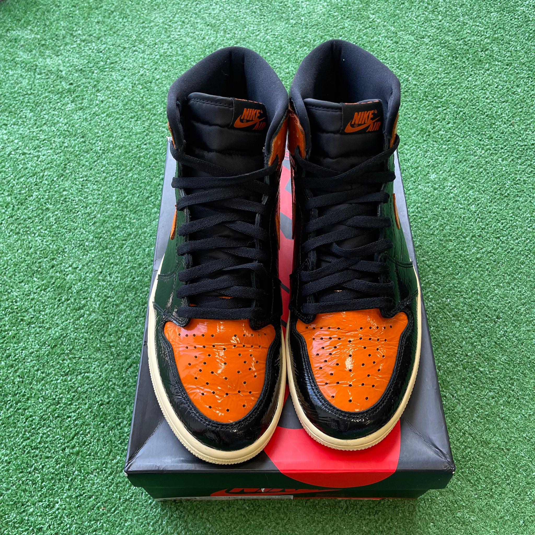 I’m selling Jordan 1s Shattered Backboard 3.0 size 11 Preowned Jordan 1 Retro High Shattered Backboard 3.0 Size 11  main image 2