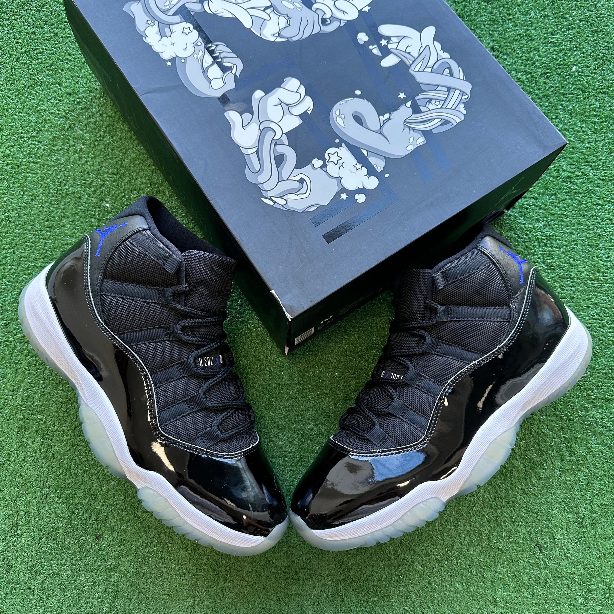 Jordan Space Jam 11s Size 10.5 My Cuzin Vintage