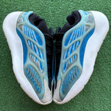 Yeezy Azareth 700 V3 Size 8.5